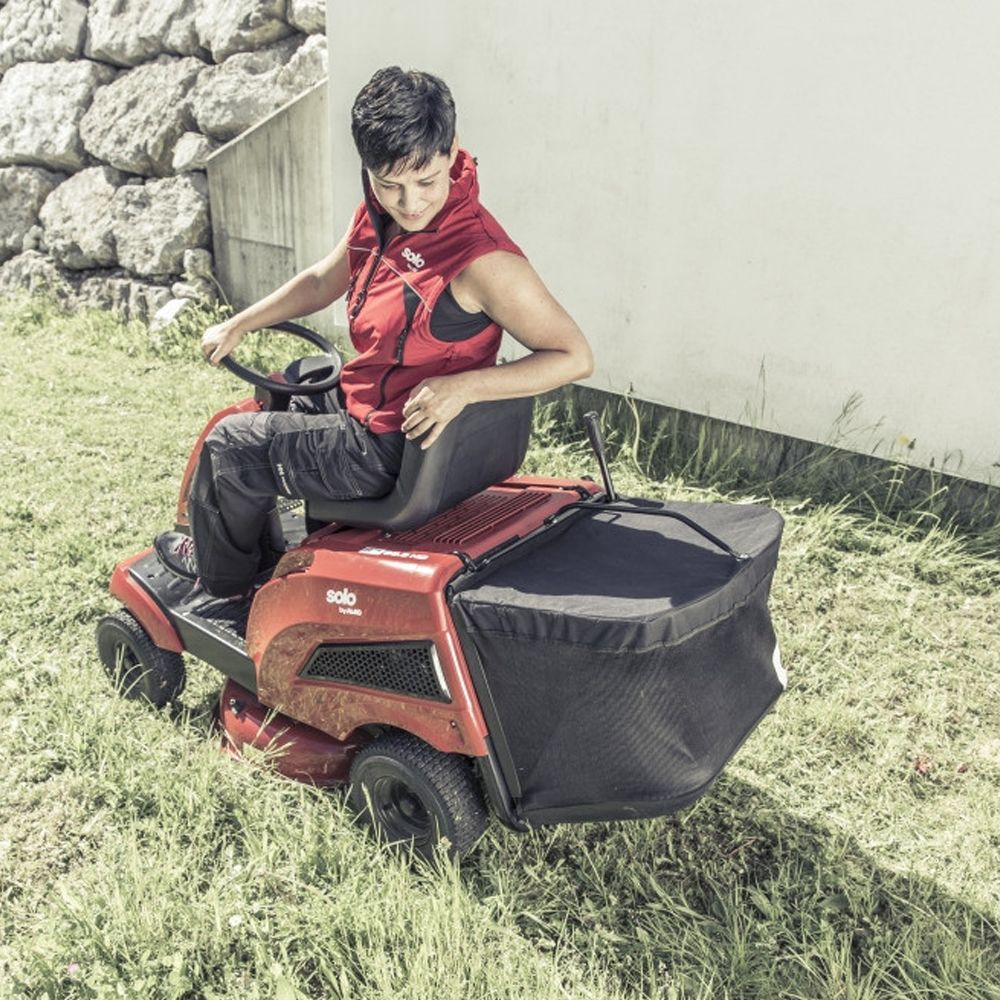 Alternative view of Skip to the beginning of the images gallery solo by AL-KO R 7-65.8 HD Premium Rear Collect Ride-On Lawn Mower