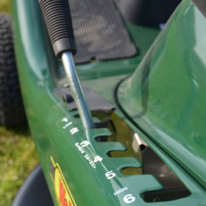Alternative view of Webb 12530 77cm (30") Rear Collect Hydrostatic Ride-On Lawn Mower